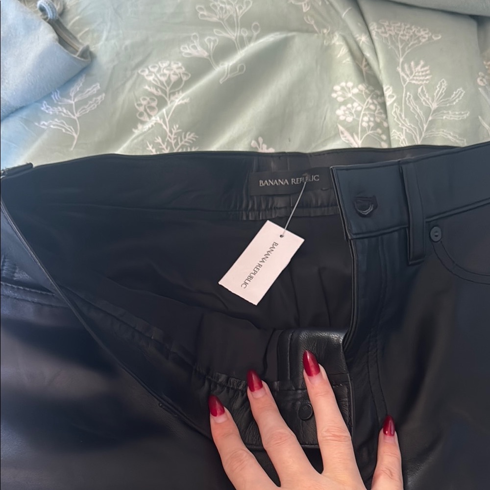Banana Republic Genuine Leather Pants - Picture 2 of 4